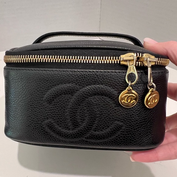 ‼️SOLD‼️ Chanel Vintage CC Timeless Caviar Vanity Cosmetic Makeup Case Black - Picture 2 of 16